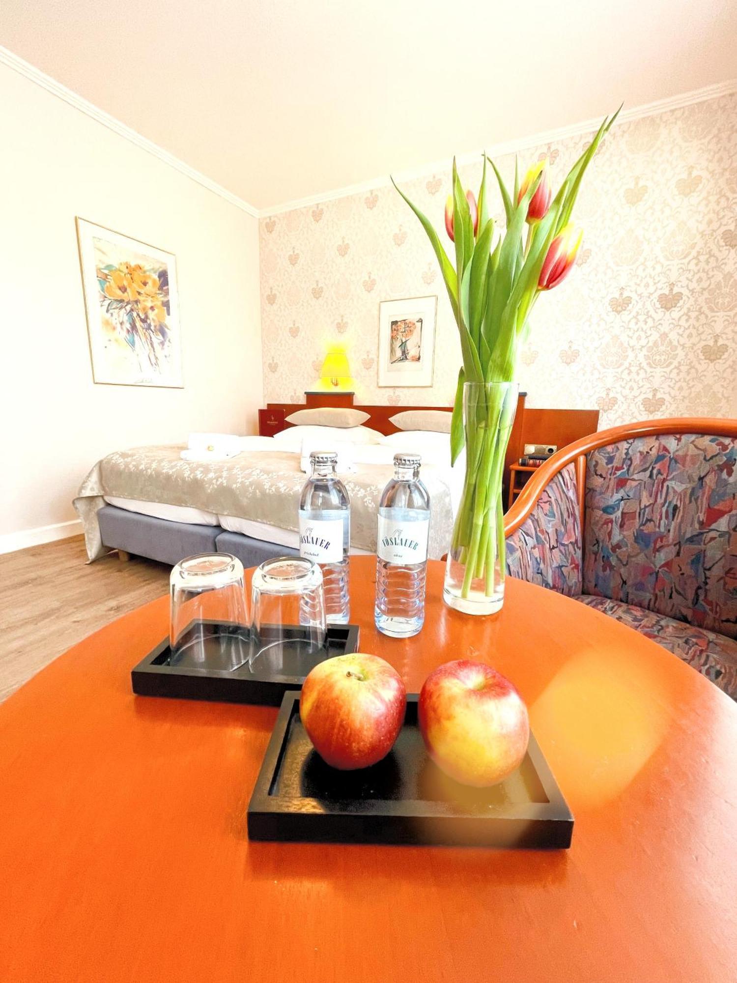 Hotel Kolossos Duesseldorf - Neuss Ruang foto