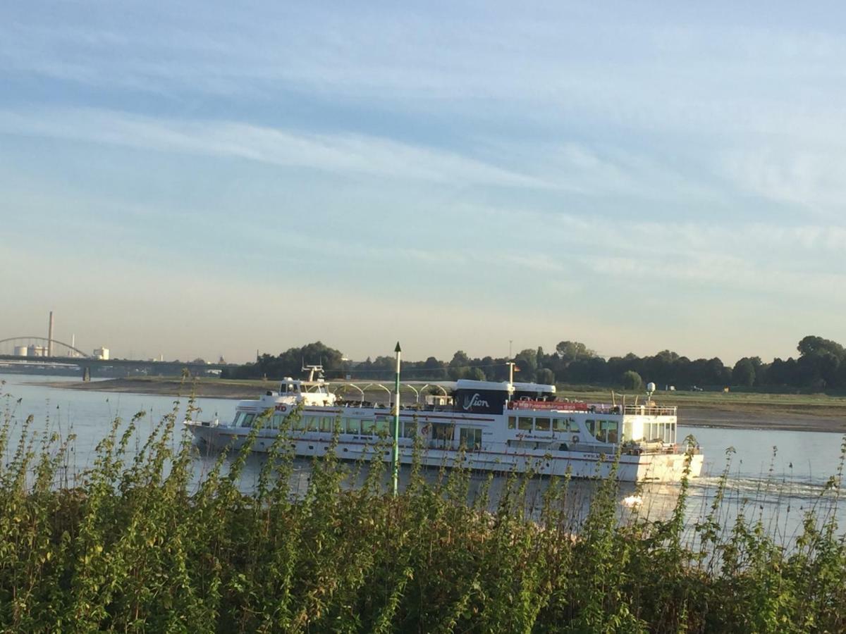 Hotel Kolossos Duesseldorf - Neuss Bagian luar foto
